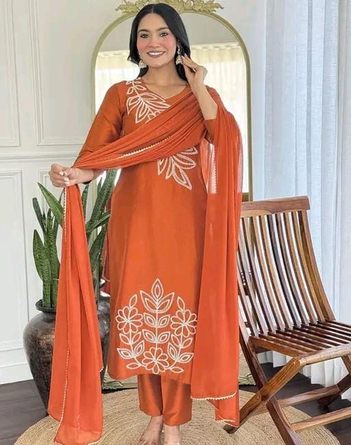 Women'cotton blend floral kurta pant with dupatta set