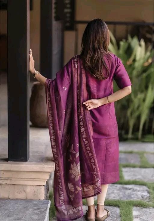 Women printed stright kurta with dupatta
