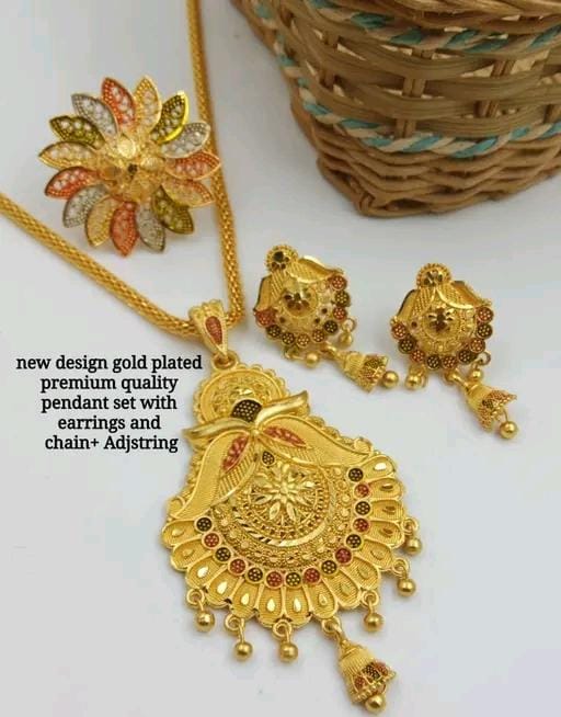 Feminine colorful jewellery set
