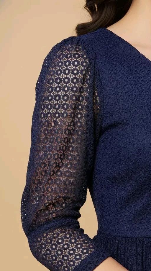 Women navy blue style top