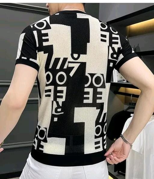 Mens regular round black tshirt
