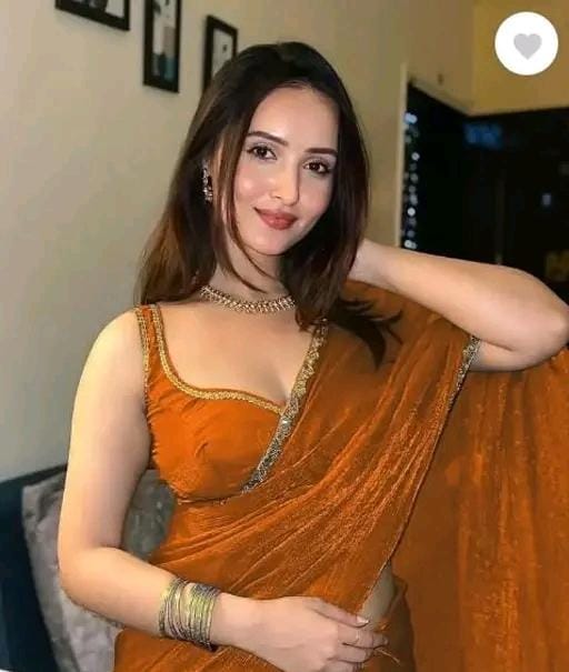 Aakarsha petite saree