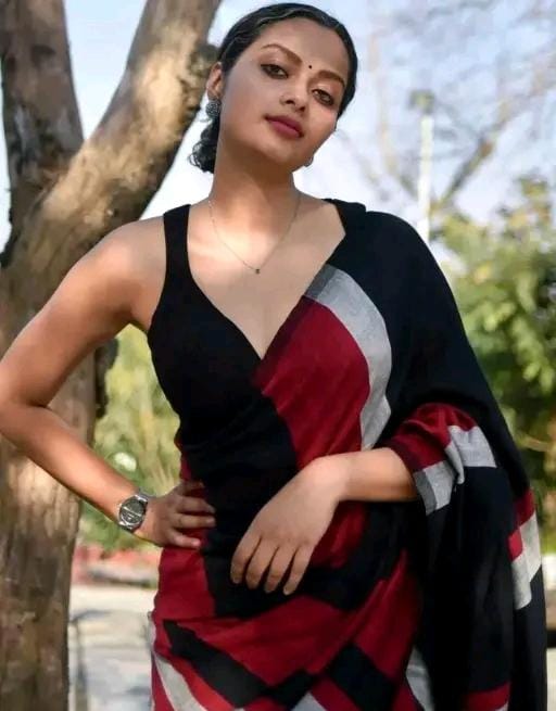 Women trending chack saree with blouse pieces