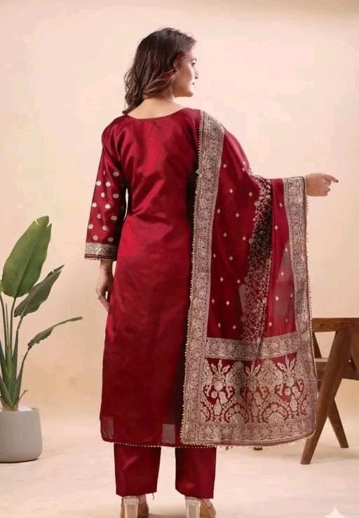 Unstitched suit material for women