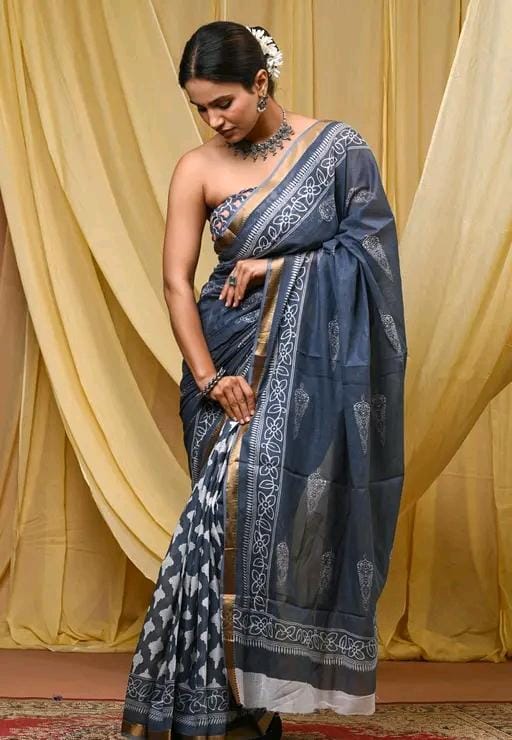 Women fancy elegant cotton mulmul saree with luxury zari border