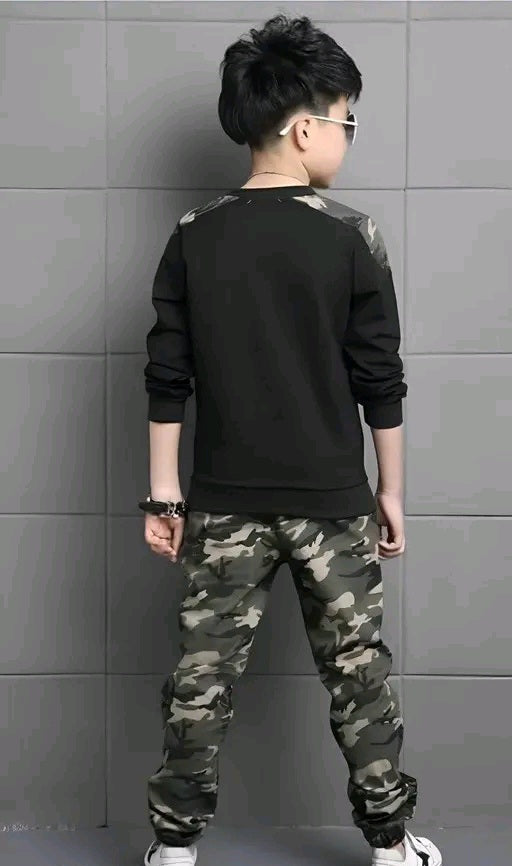 Boys army T-shirt and pant pair in best look