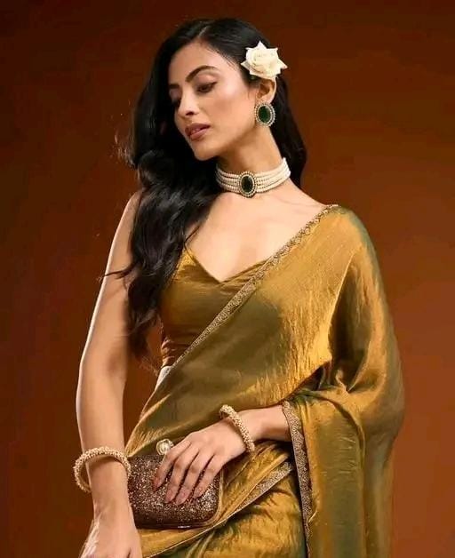 Aakarsha petite saree