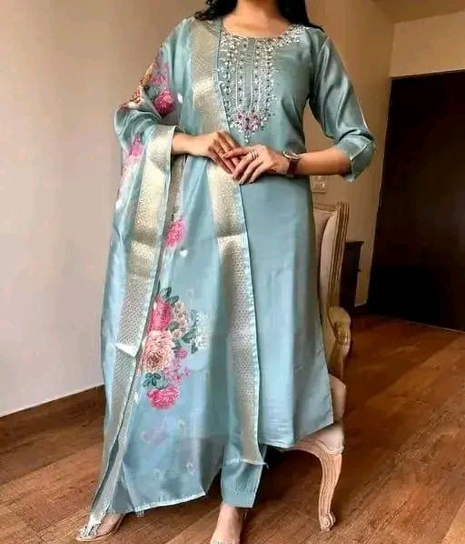 Chikankari kurti and plazoo