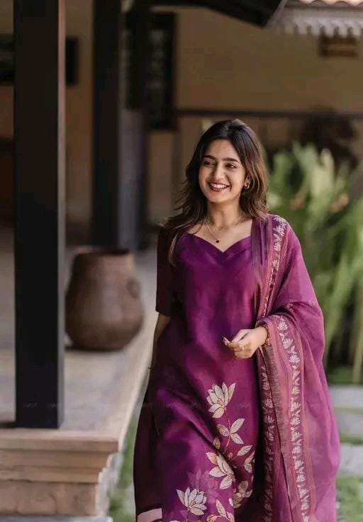 Women printed stright kurta with dupatta