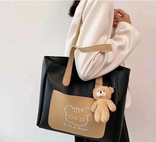 Fashionable women handbags