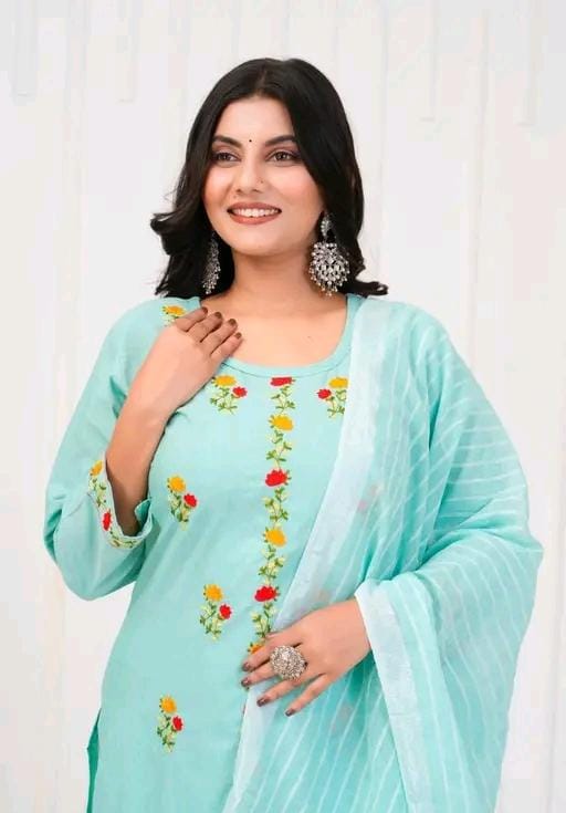 Women embroidery kurta set