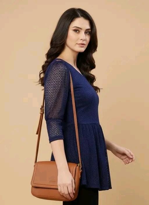 Women navy blue style top