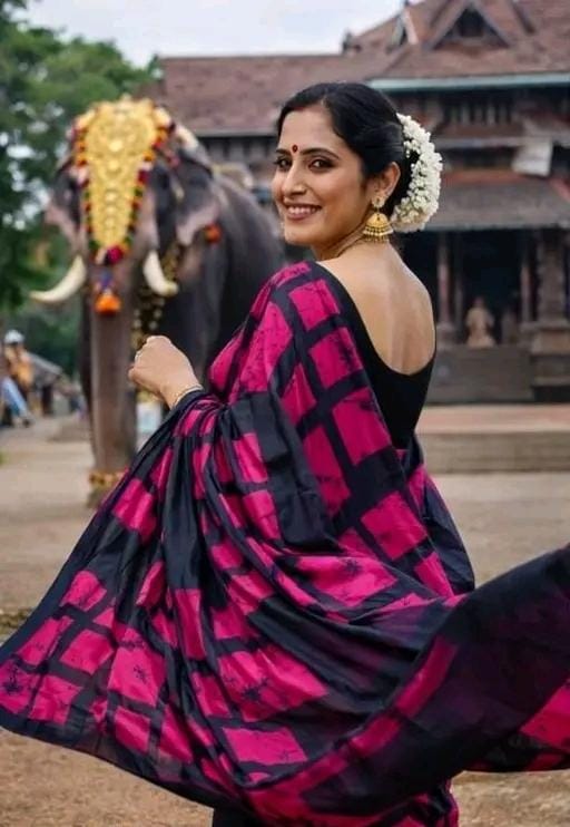 Women abhisarika saree