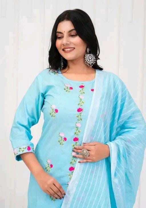 Women embroidery kurta set