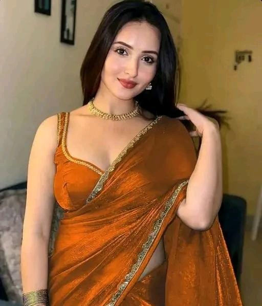 Aakarsha petite saree