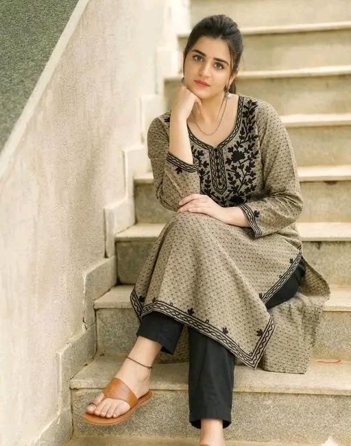 Stylish Women black Embroidered Kurta Pant Set,