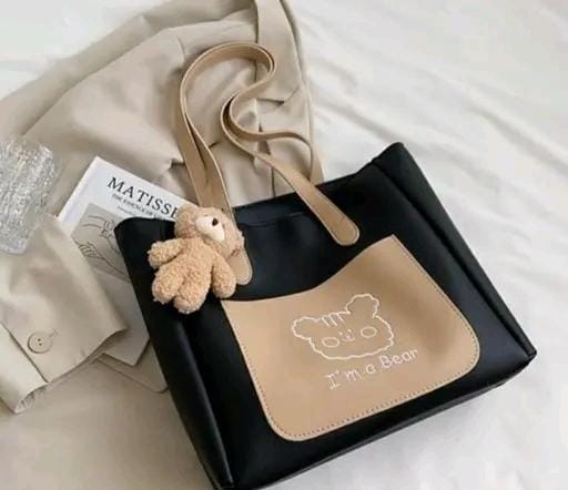 Fashionable women handbags