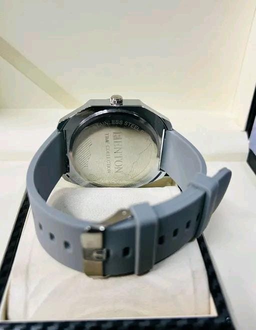 Round watch for men