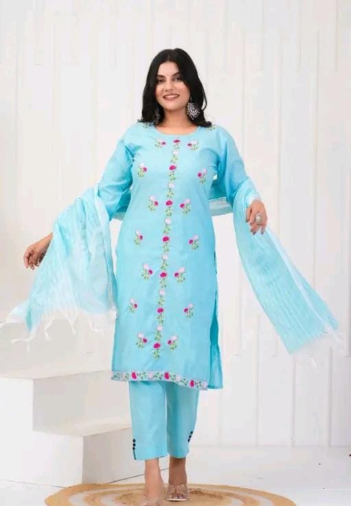 Women embroidery kurta set