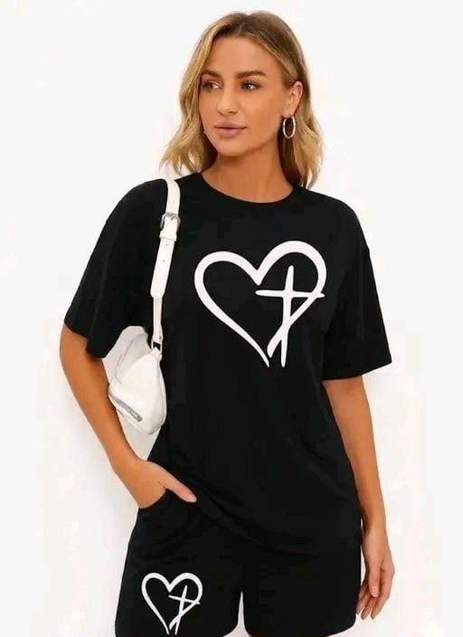 Women stylish & trendy casual wear t-shirt & shorts set