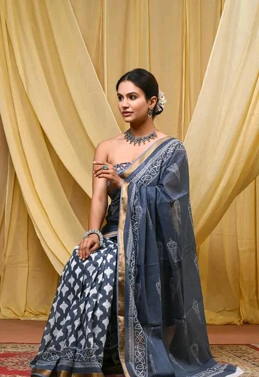 Women fancy elegant cotton mulmul saree with luxury zari border